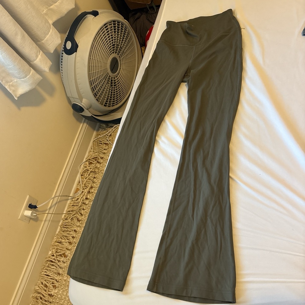 Lululemon Groove Nulu Super High Rise flared pant
